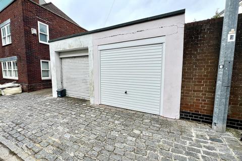 Garage to rent, High Street, Old Portsmouth, Portsmouth