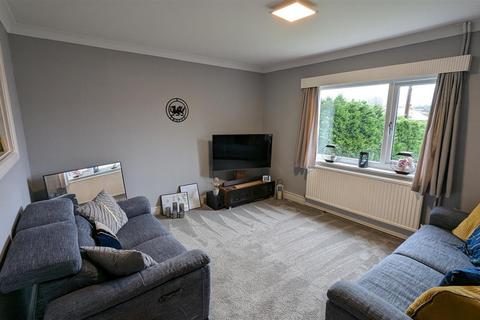 86 Kings Road, Llandybie, Ammanford, SA18 2TN
