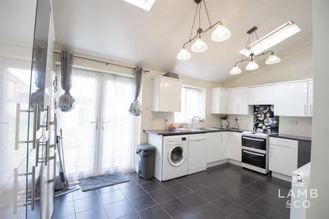 3 bedroom semi-detached house for sale, Skelmersdale Road, Clacton-On-Sea CO15