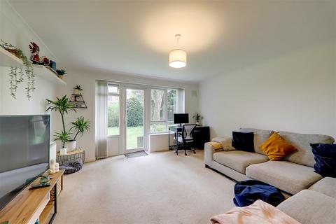 1 bedroom flat for sale, Ashington Court, Broadwater Street East, BN14