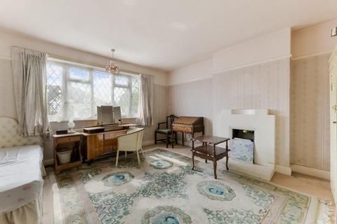 103 Bradstock Road, Epsom, KT17 2LF