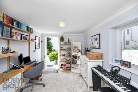 2 bedroom flat for sale, St. Michaels Place, Brighton