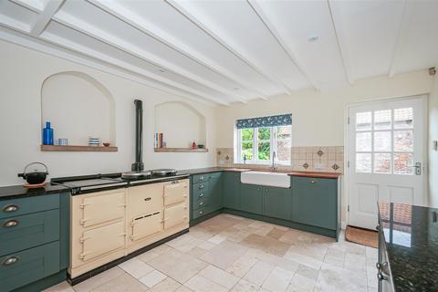 4 bedroom cottage for sale, Tugurium, East Street, Kilham, Driffield, YO25 4RE