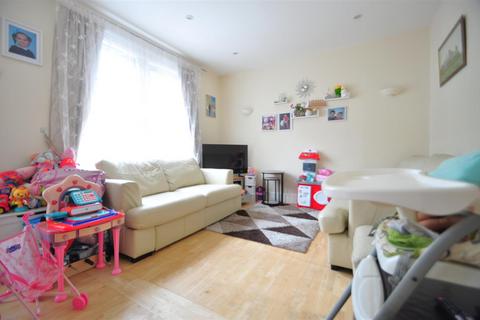 2 bedroom flat for sale, Dallin Road, London SE18