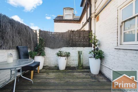 1 bedroom flat to rent, Canfield Place, West Hampstead, London, NW6