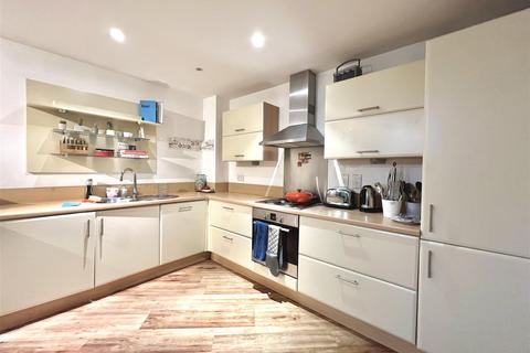 2 bedroom flat for sale, Freemont, Nell Lane
