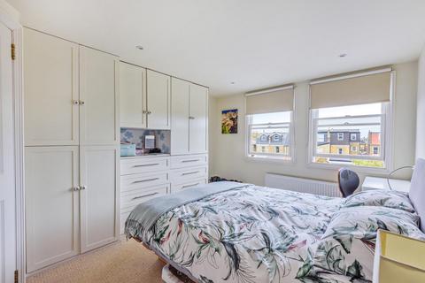 25 East Road, Kingston Upon Thames, KT2 6EJ