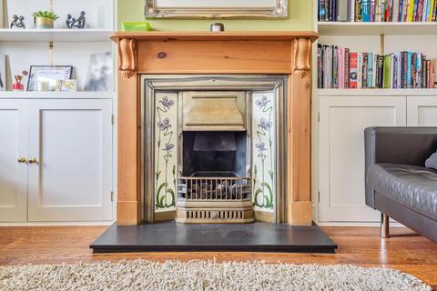 25 East Road, Kingston Upon Thames, KT2 6EJ