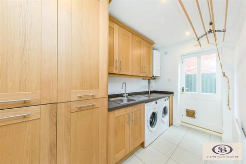 7 Bowles Close, Sandbach, CW11 1YH