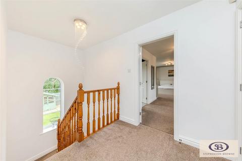7 Bowles Close, Sandbach, CW11 1YH