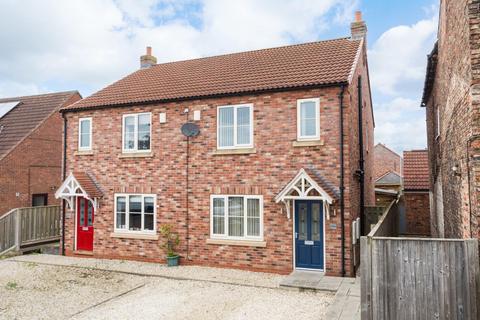 3 bedroom semi-detached house for sale, North Street, Barmby-On-The-Marsh