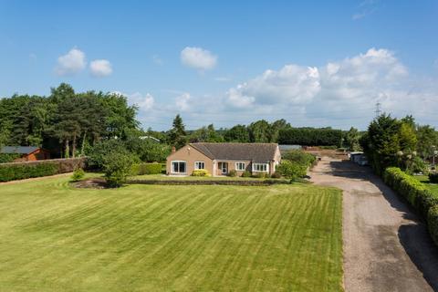 3 bedroom detached bungalow for sale, Hirst Road, Carlton