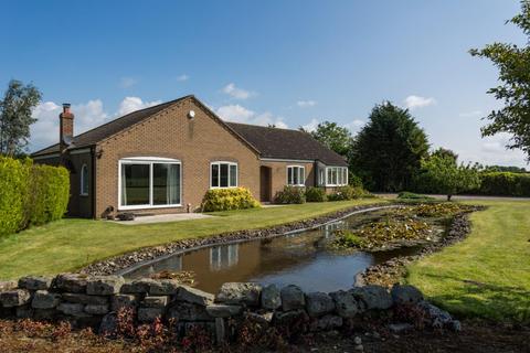 3 bedroom detached bungalow for sale, Hirst Road, Carlton