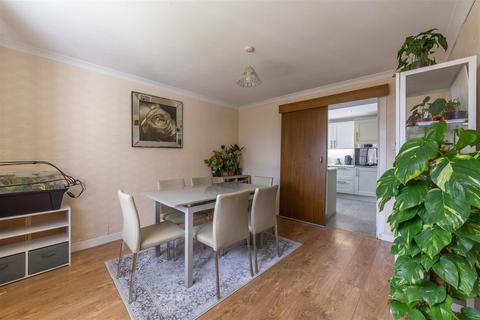 70 Channel View, Penygarn, Pontypool, NP4 8BP