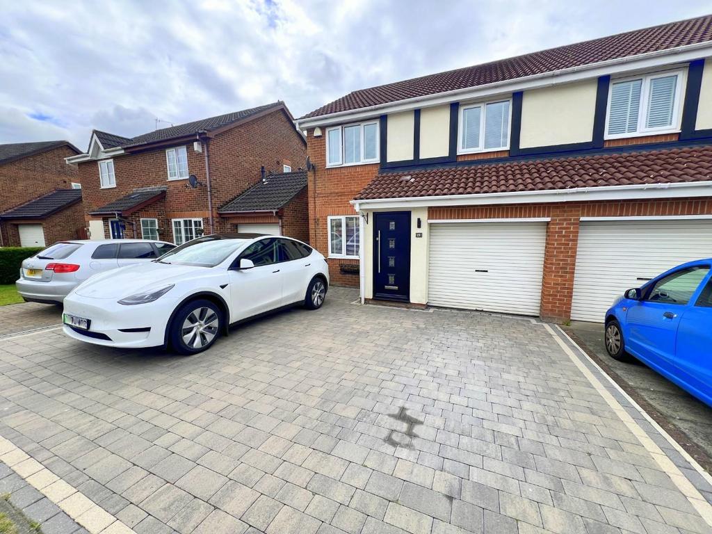 Bridgemere Drive, Framwellgate Moor... 3 bed semidetached house for