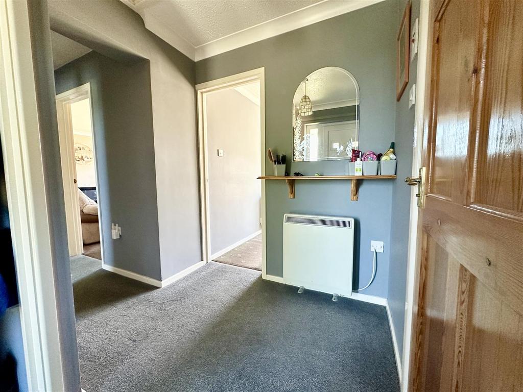 Hallway.JPEG