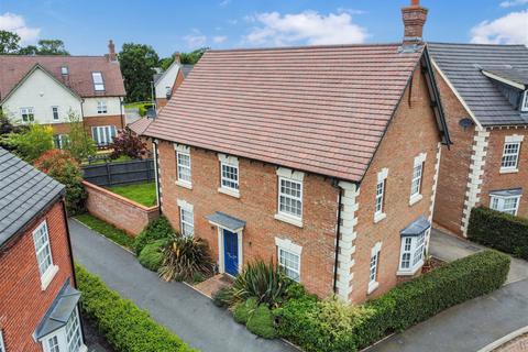 4 bedroom detached house for sale, Watitune Avenue, Nuneaton CV10