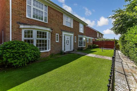 22 Fisher Close, Hythe, CT21 6AB