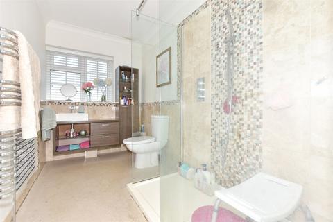 22 Fisher Close, Hythe, CT21 6AB