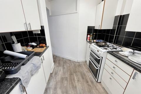 2 bedroom flat for sale, Boscombe