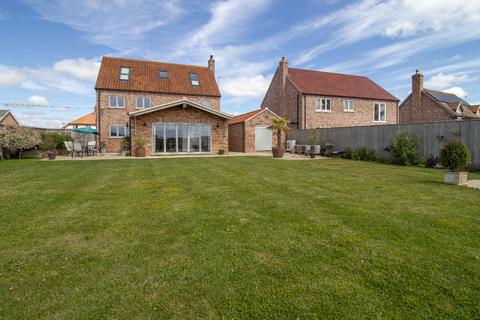 5 bedroom detached house for sale, Narborough Road, Pentney