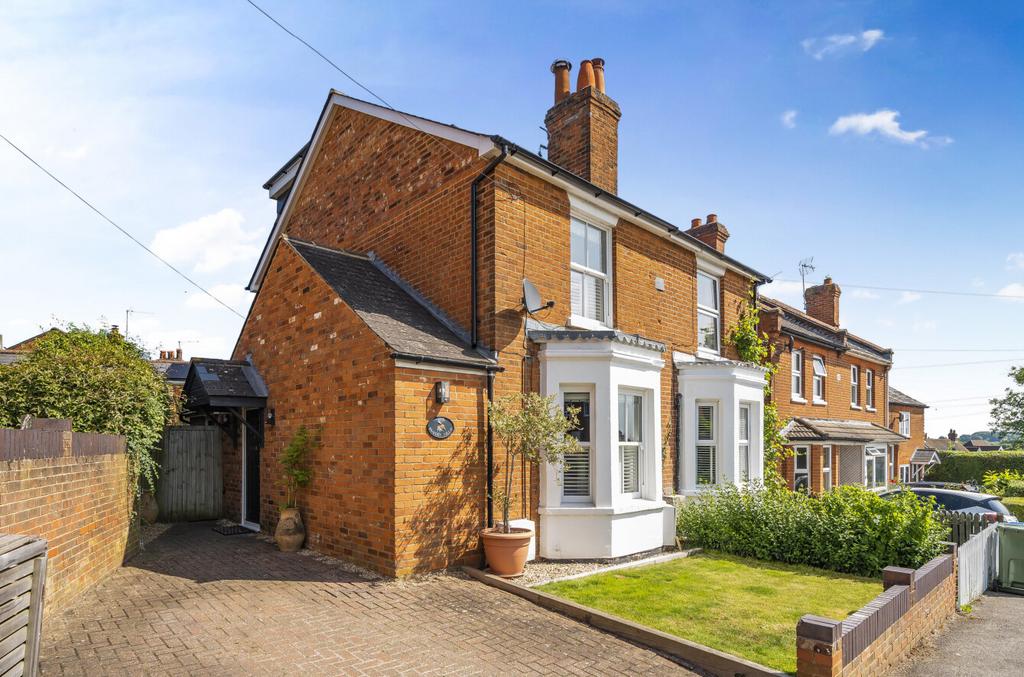 Binfield, Bracknell RG42 3 bed house for sale £575,000
