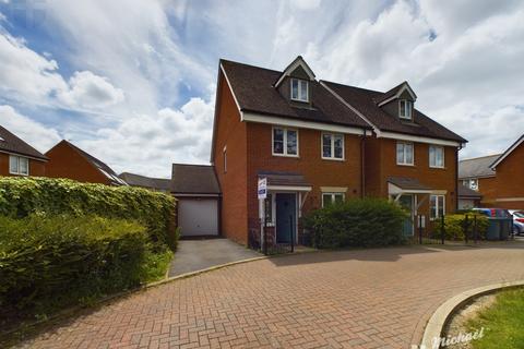 3 bedroom detached house to rent, Barland Way, Aylesbury