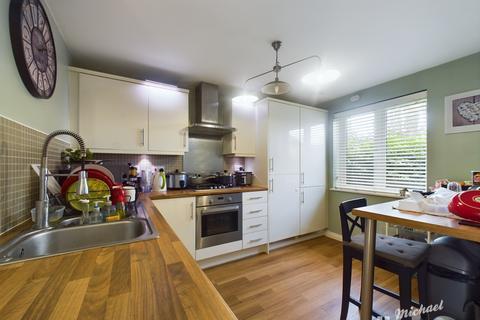 3 bedroom detached house to rent, Barland Way, Aylesbury