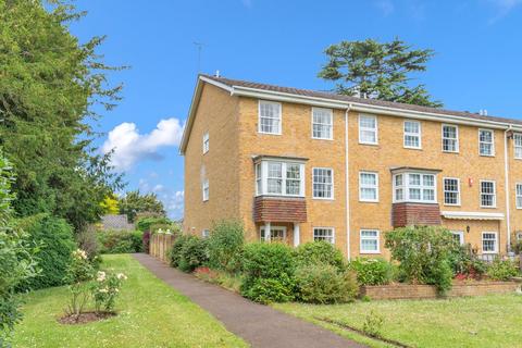 5 bedroom end of terrace house for sale, Belle Vue Close, Staines-upon-Thames, TW18