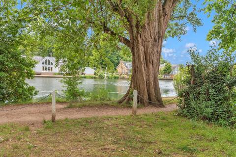 5 bedroom end of terrace house for sale, Belle Vue Close, Staines-upon-Thames, TW18