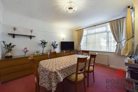 7 Ferncroft Avenue, Ruislip, HA4 9JE