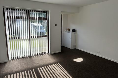 2 bedroom semi-detached house to rent, Lever Bridge Place, Bolton, BL3