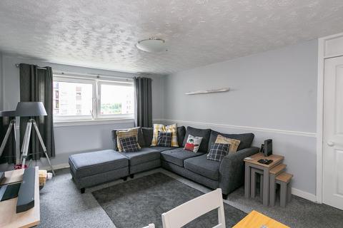 9/4 Calder Grove, Edinburgh, EH11 4NB
