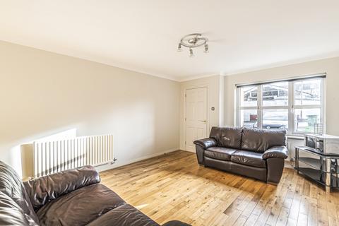 3 bedroom end of terrace house to rent, Denham Street London SE10