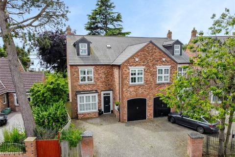 5 bedroom semi-detached house for sale, Dove Lane, Norton TS20