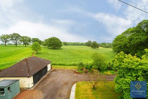 4 bedroom semi-detached house for sale, Broxhill Road, Havering-atte-bower, RM4