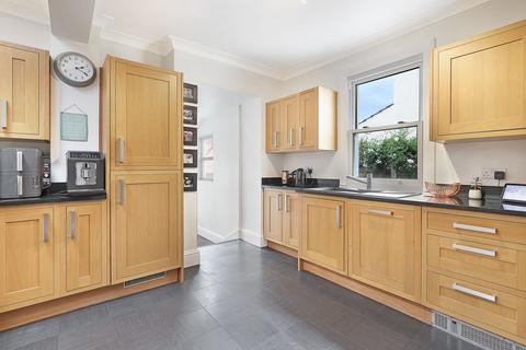 4 bedroom semi-detached house for sale, Queens Road, Buckhurst Hill, IG9