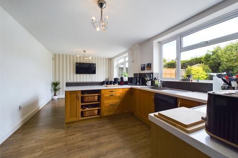 19 Cornwall Avenue, Cheltenham, GL51 8AX