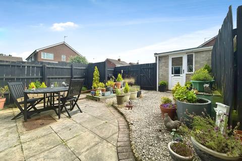 3 bedroom semi-detached house for sale, Fennel Grove, South Shields, Tyne and Wear, NE34 8TL
