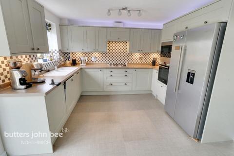 4 bedroom detached house for sale, Winnington Avenue, Northwich