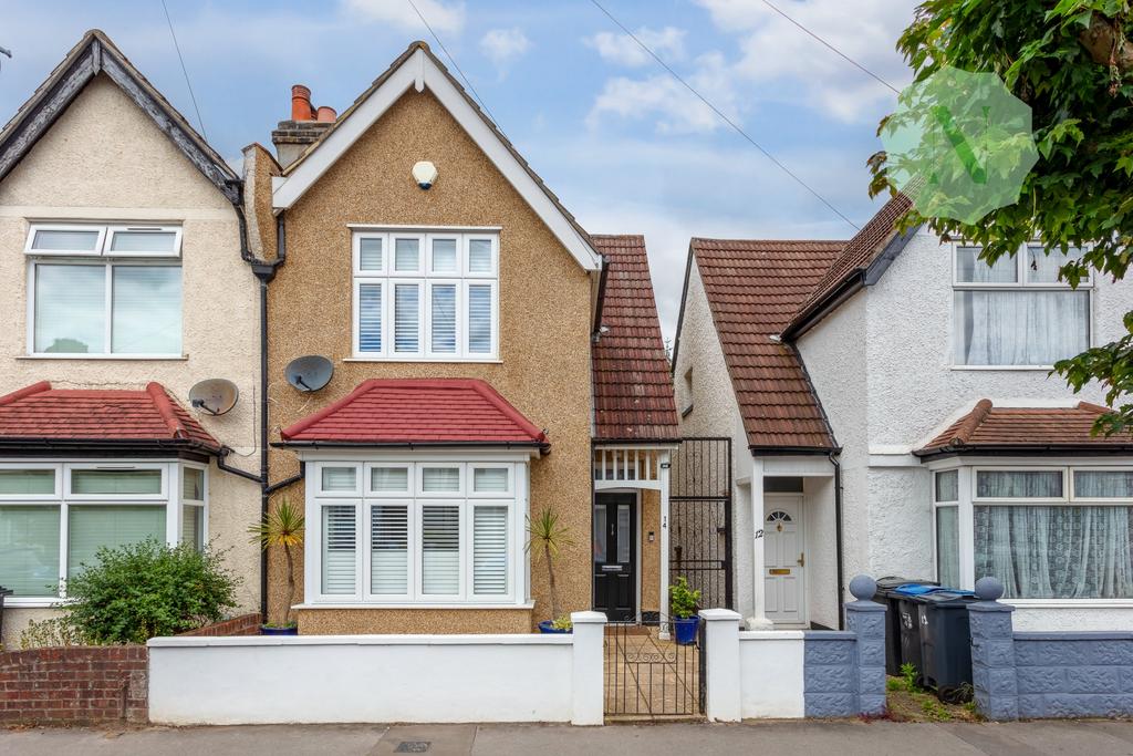Woodside Court Road, Croydon, CR0 3 bed house to rent £2,200 pcm (£