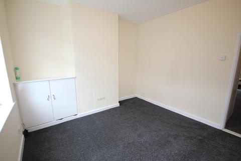 2 bedroom terraced house to rent, Blackpool Street, Burton upon Trent DE14