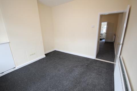 2 bedroom terraced house to rent, Blackpool Street, Burton upon Trent DE14