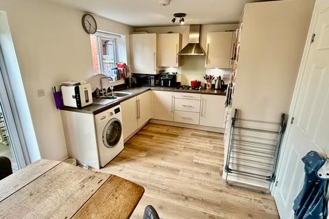 undefined, Sutton Crescent, Barton-under-Needwood DE13