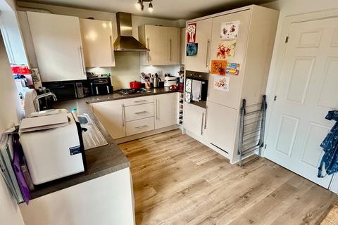 undefined, Sutton Crescent, Barton-under-Needwood DE13