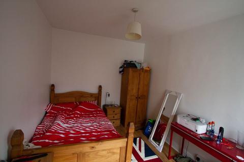 5 bedroom house to rent, 16 Balfour Road