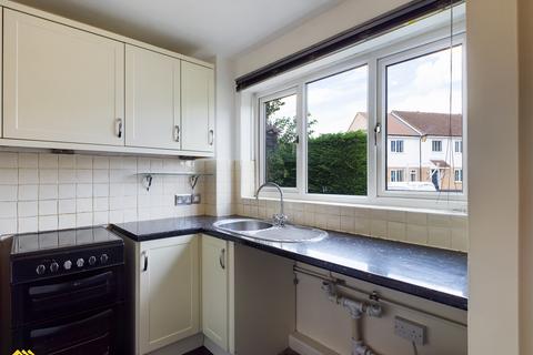 2 bedroom terraced house to rent, Sussex Drive, Banbury OX16