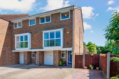 4 bedroom townhouse for sale, Wynton Grove, Walton-on-Thames, KT12