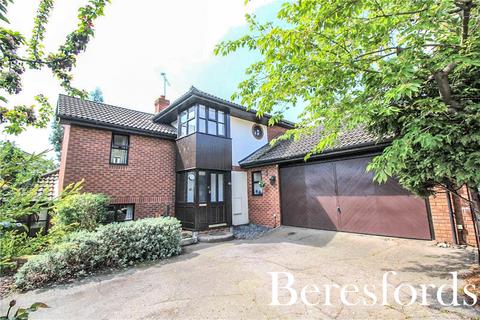 4 bedroom detached house for sale, The Barnyard, Langdon Hills, SS16