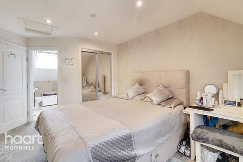 14 Curchin Close, Biggin Hill, Westerham, TN16 3GF